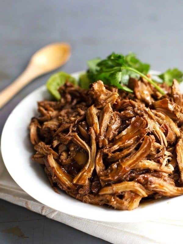 Honey Glazed Crockpot Chicken Adobo - simple pantry ingredients, hardly any hands-on time, 200 calories. | https://weightloss-trim.fit