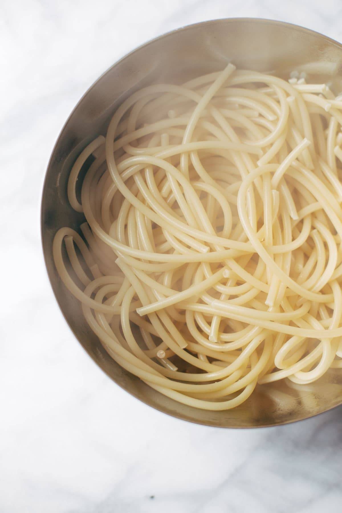 Creamy Pumpkin Spaghetti with Garlic Kale - this is the most crazy good combination! Spicy turkey, creamy pumpkin sauce, and pasta! | pinchofyum.com Creamy Pumpkin Spaghetti with Garlic Kale - this is the most crazy good combination! Spicy turkey, creamy pumpkin sauce, and pasta! | pinchofyum.com
